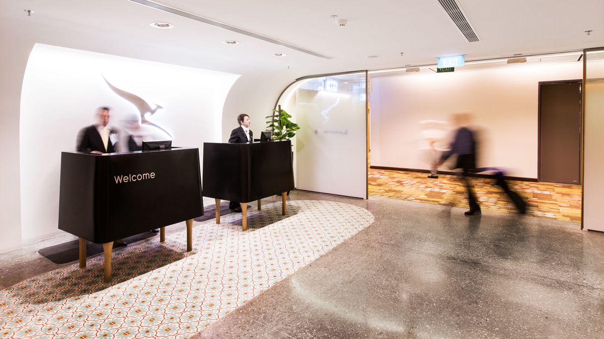Qantas Business Class Lounge Singapore Changi Airport Executive Traveller