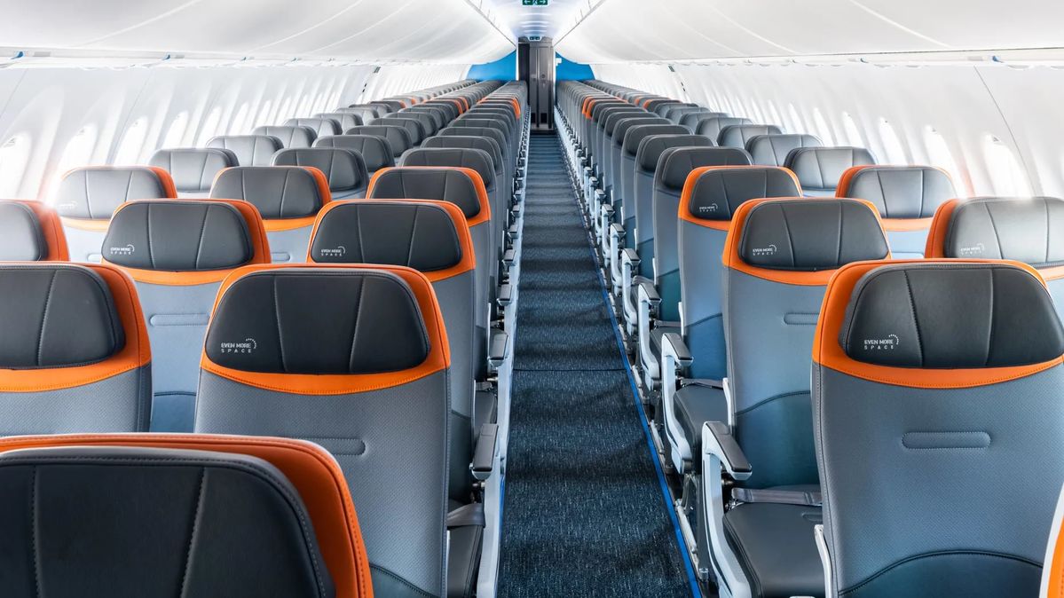 Transforming Airline Seats Adjust Width for Each Passenger