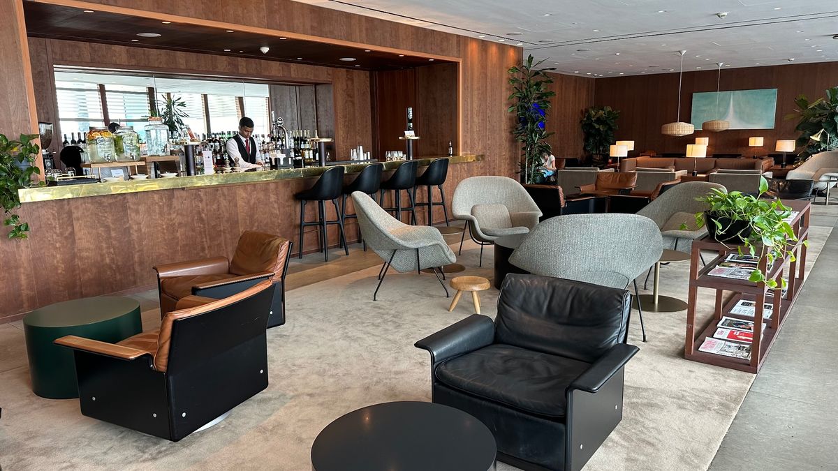 The best Oneworld business class lounges at London Heathrow T3