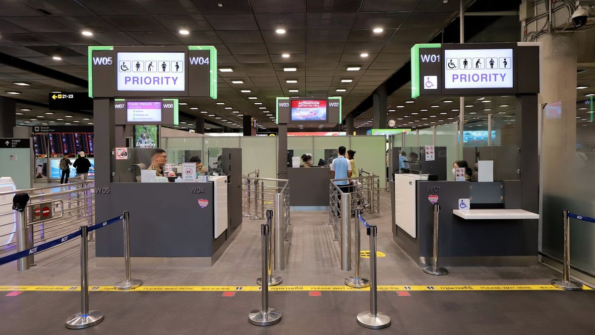 Bangkok reopens fast-track priority lane for first, business class