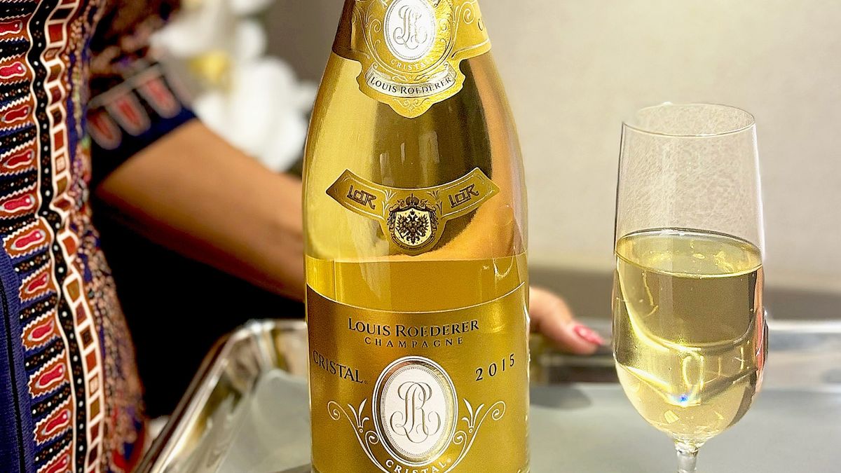 Singapore Airlines pops the cork on Cristal 2015