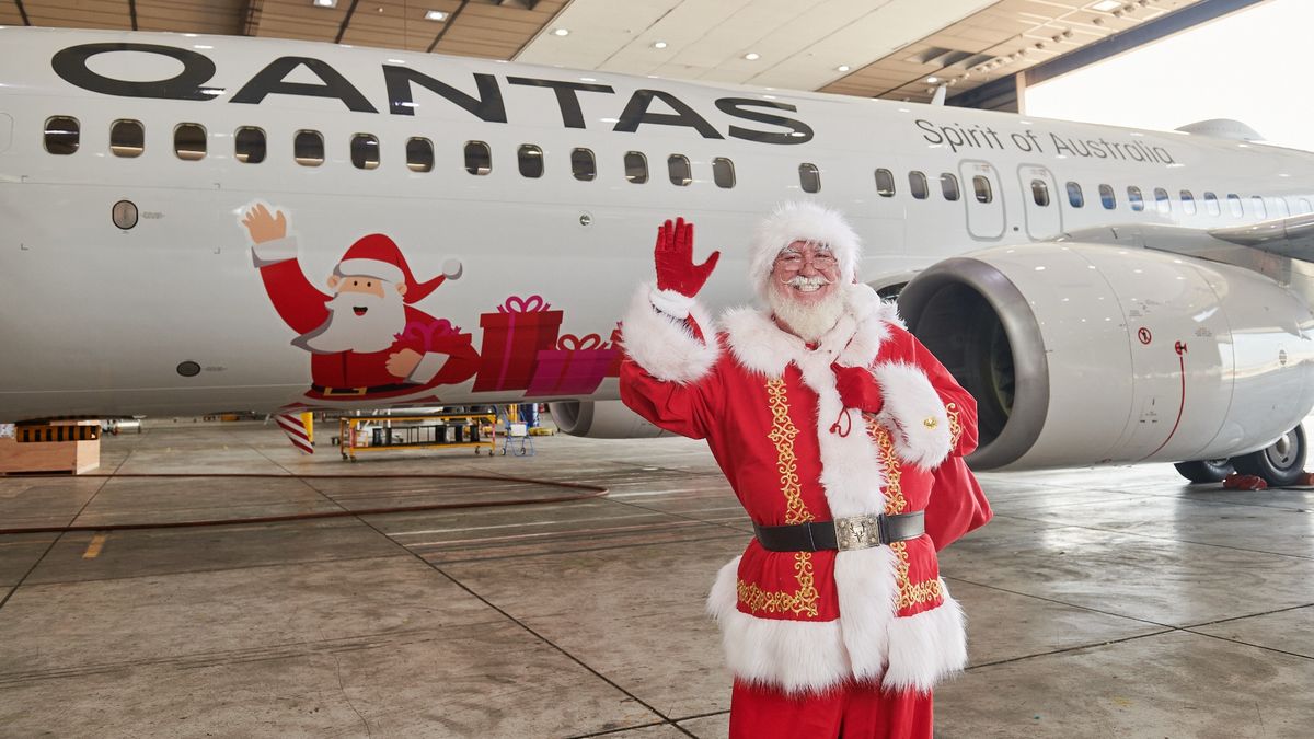 Qantas serves up Christmas cheer in lounges and inflight