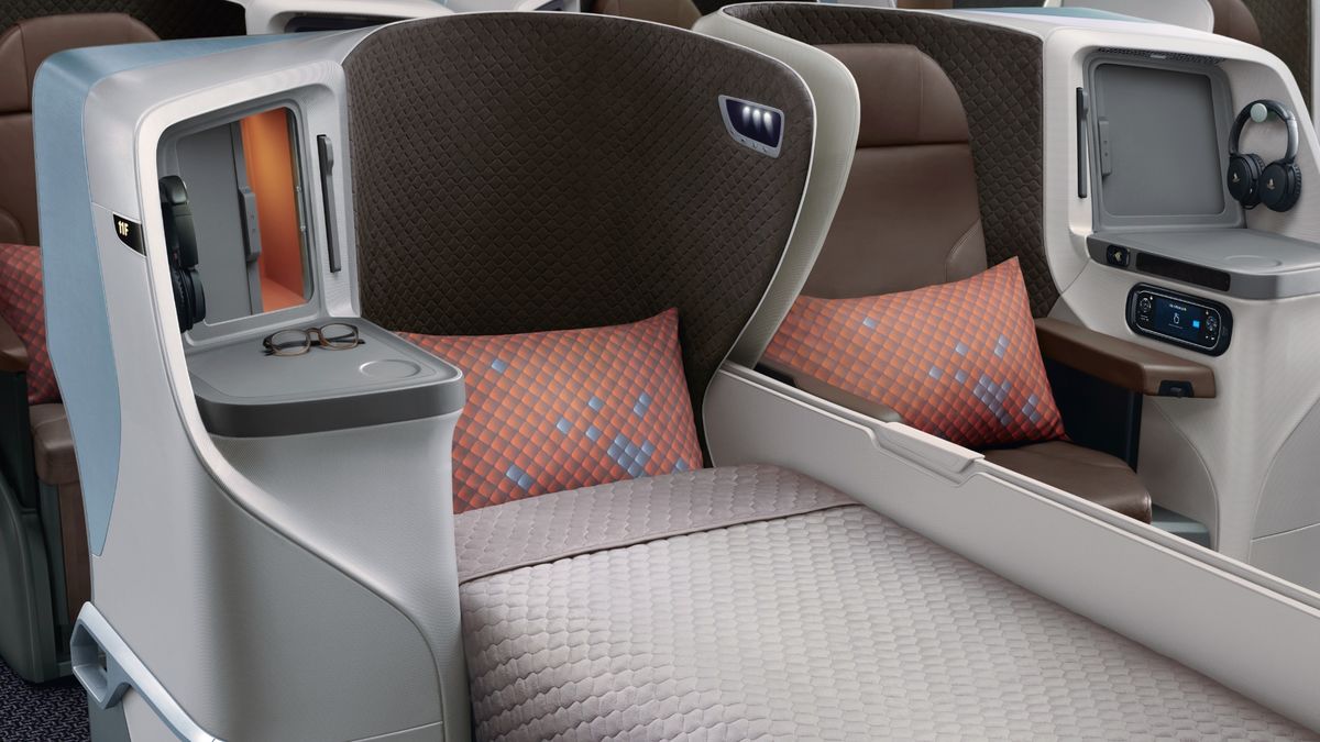 Singapore Airlines goes flat-out on business class beds