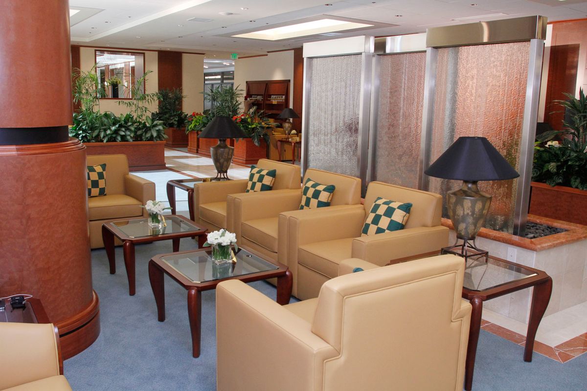 Emirates opens new business first class San Francisco lounge