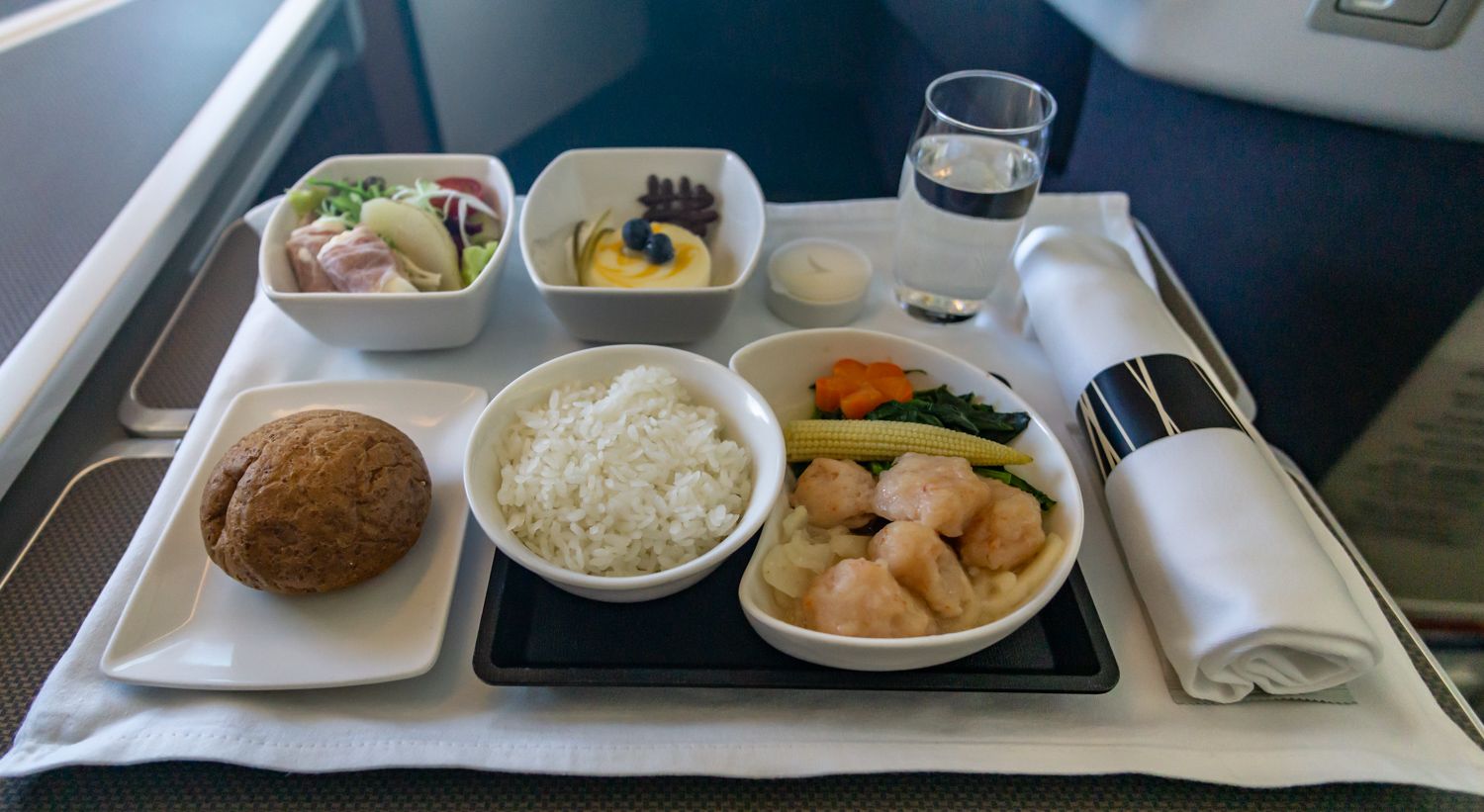 Review: Cathay Pacific Boeing 777-300ER business class (Taipei-Hong ...