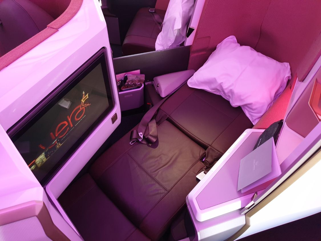 Review: Virgin Atlantic's new Airbus A350-1000 Upper Class - Executive ...