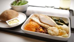 Qantas expands advance meal orders