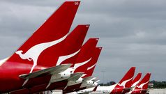Qantas splits domestic, international