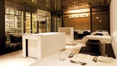 Best business class lounge dining rooms