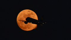 Qantas launches Supermoon Scenic Flight