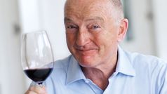 Oz Clarke on pairing inflight food & wine