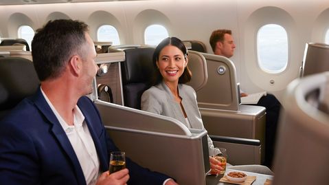 Qantas Loyalty Bonus: should you choose points or status?