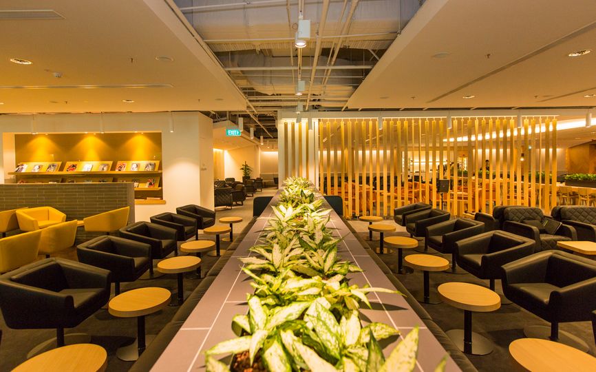 Use your Topbonus Gold card to relax in the Qantas Singapore Lounge