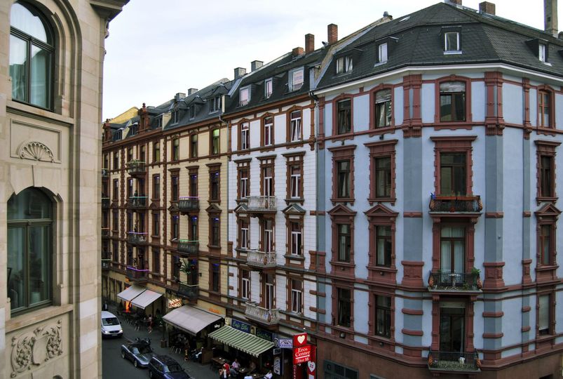 Classic architecture in Bahnhofsviertel.