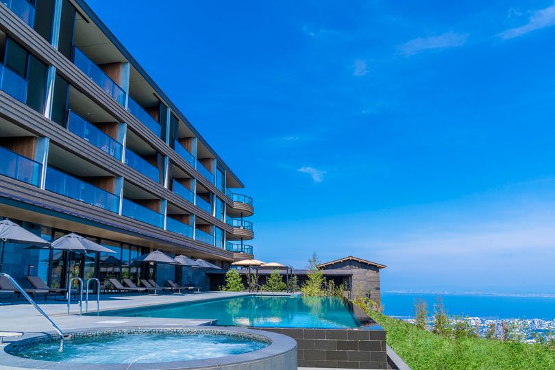 The infinity pool at ANA InterContinental Beppu Resort & Spa