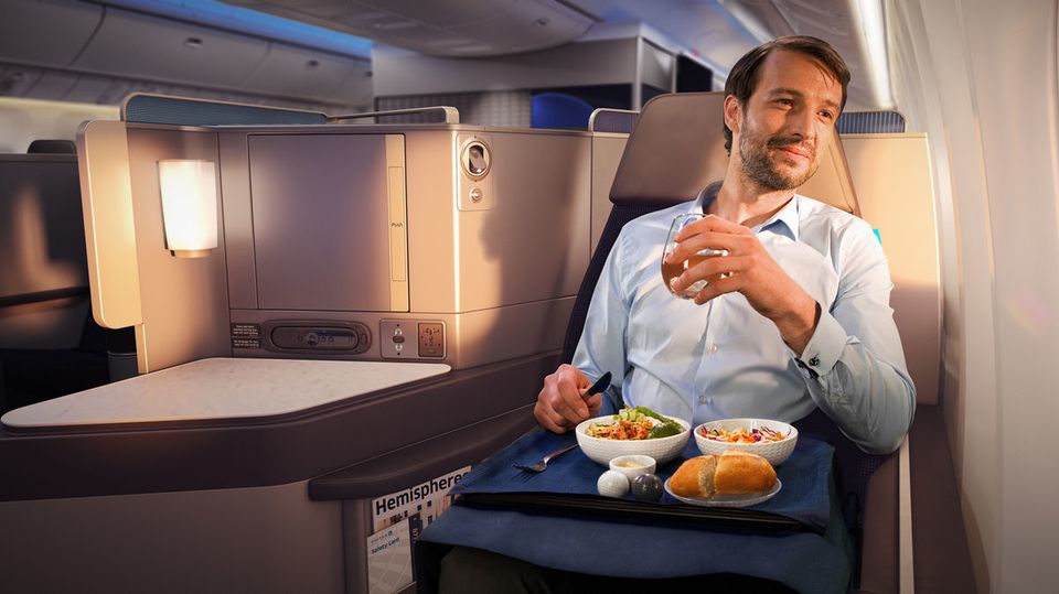 You'll soon be able to use United PlusPoints for a Polaris business class upgrade