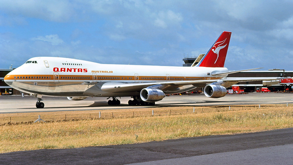 One of the most fondly-remembered liveries of the Qantas Boeing 747.