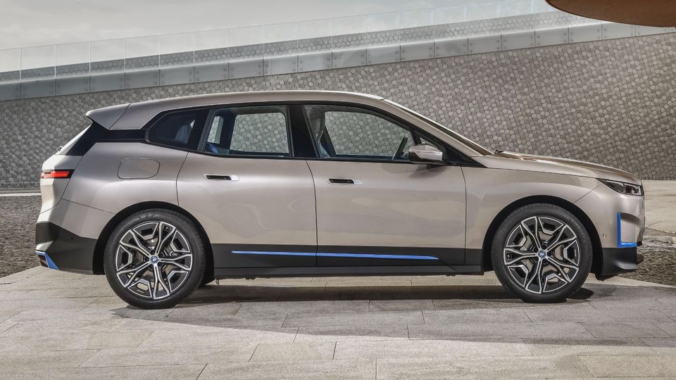 BMW's 2021 iX SUV