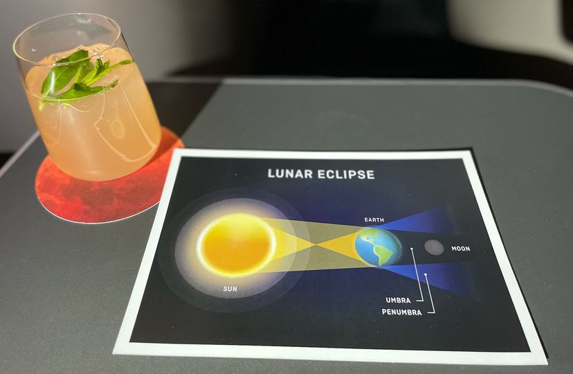 Learning about astronomy with the help of pictures and a cocktail.