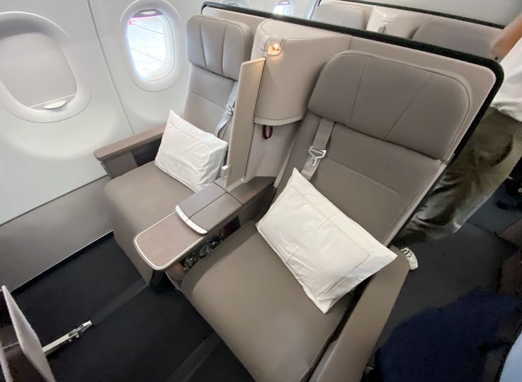 Cathay Pacific Airbus A321neo: business & economy class, photos, more ...