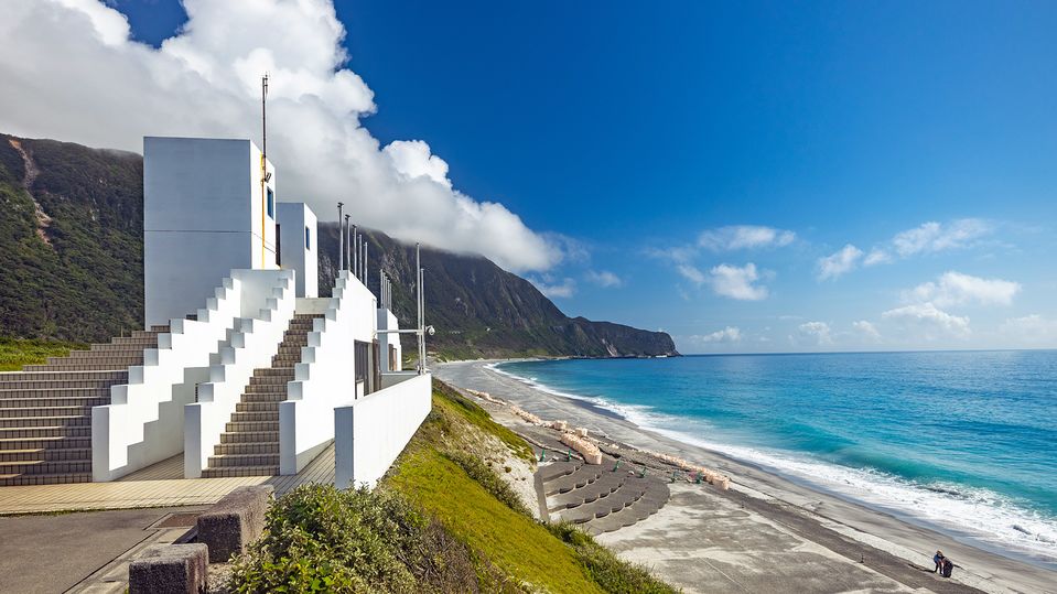 Habushiura Beach is famed for its reliable surf breaks.. TCVB Tokyo Convention & Visitors Bureau