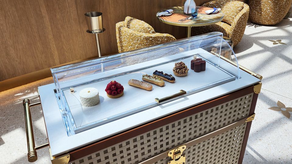 Qatar Airways' Louis Vuitton Lounge Doha Airport (Including Menu & Pricing)  - One Mile at a Time