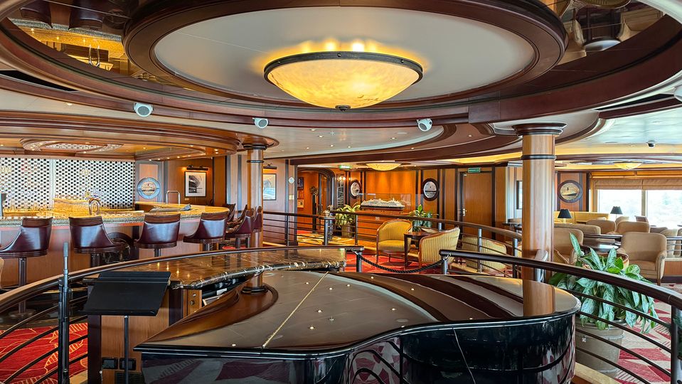 Commodore Club is a celebration of Cunard's rich maritime history.