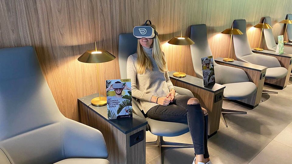 VR headsets available for use in Star Alliance lounges.