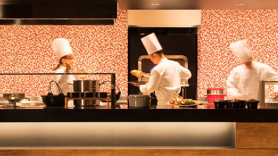 All Day Dining Grande Aile has both buffet and á la carte options.