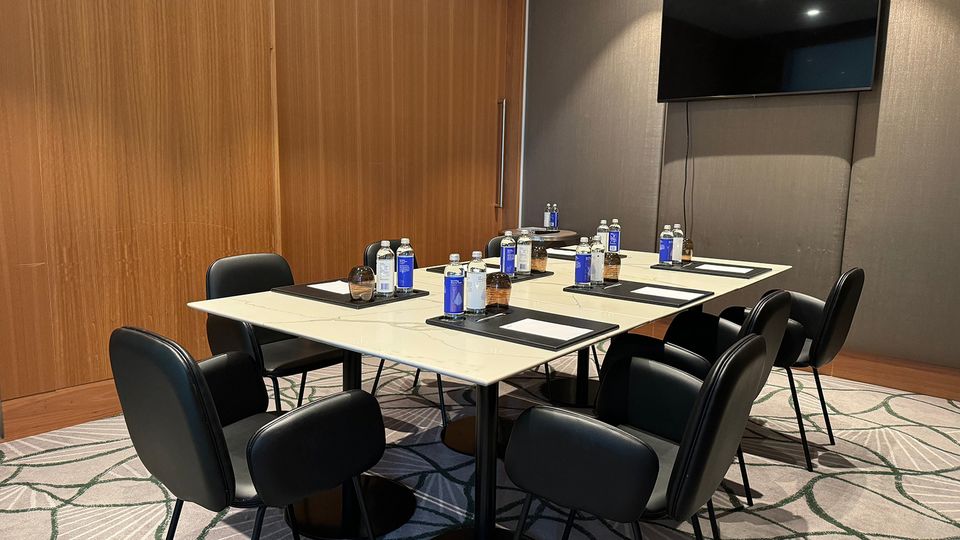 The Westin Club also features a private meeting room.