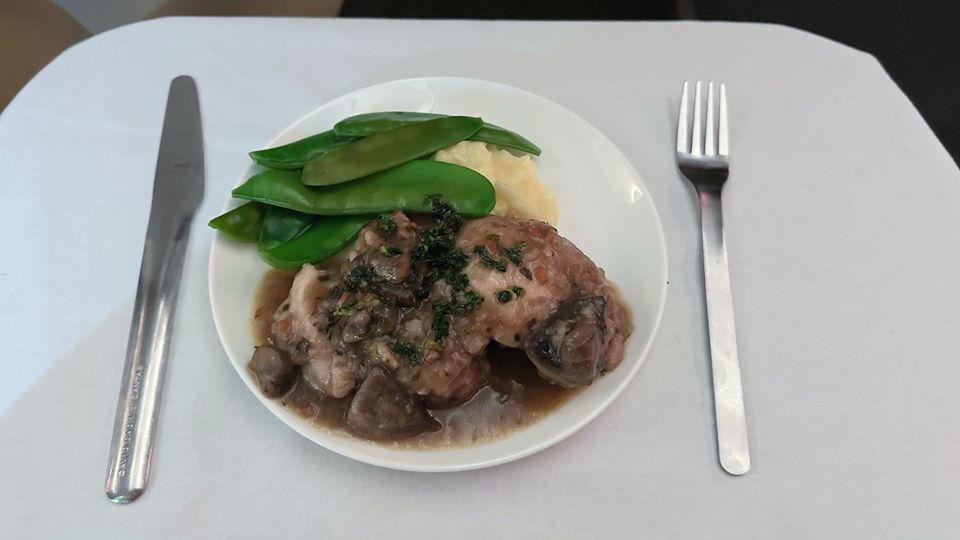 The tender flavoursome coq au vin was one of the best chicken dishes I’ve enjoyed on a flight.