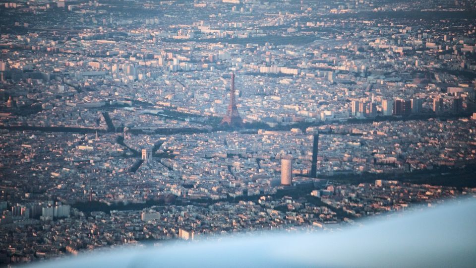 One non-stop flight from the Swan River to the Seine...