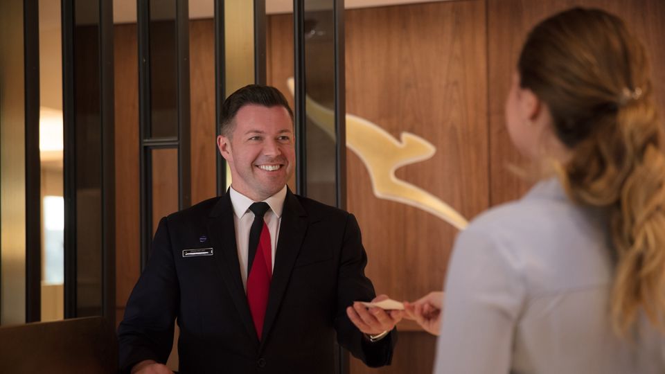 You don't need to be flying with Qantas to visit Qantas' London Heathrow T3 lounge.