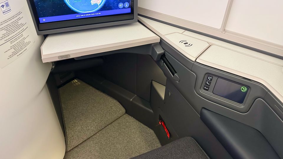 Malaysia Airlines A330neo business class.