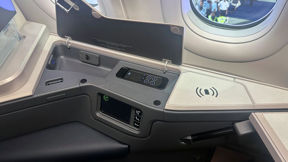 Malaysia Airlines A330neo business class.