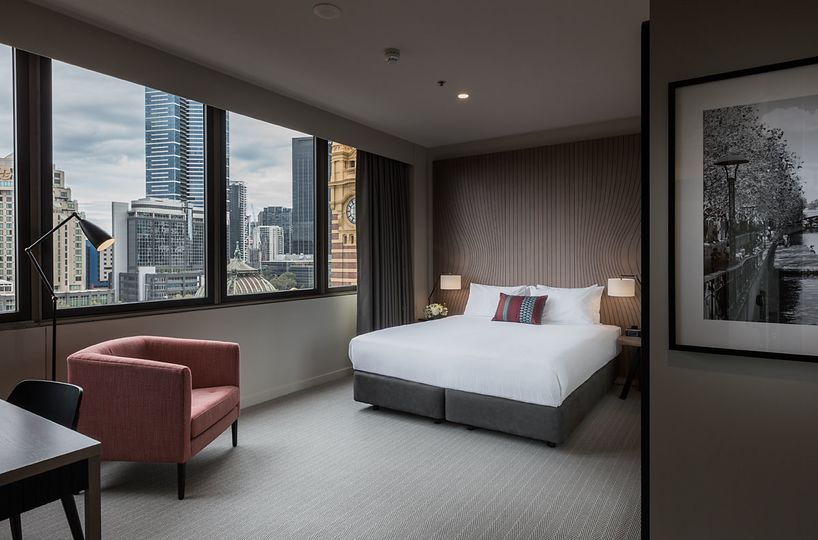 Stretch out in a King City View Guest Room at Melbourne's DoubleTree hotel...