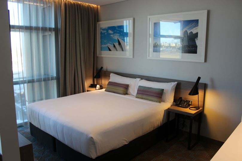 Rydges Sydney Airport Hotel: Deluxe King Suite